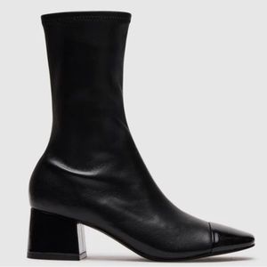 Steve Madden, never worn Elisha Black boots size 6.5, Black.